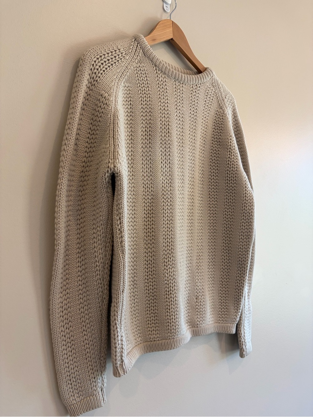 Vintage Saks Fifth Avenue 100% Wool Crewneck Sweater in great condition. Medium